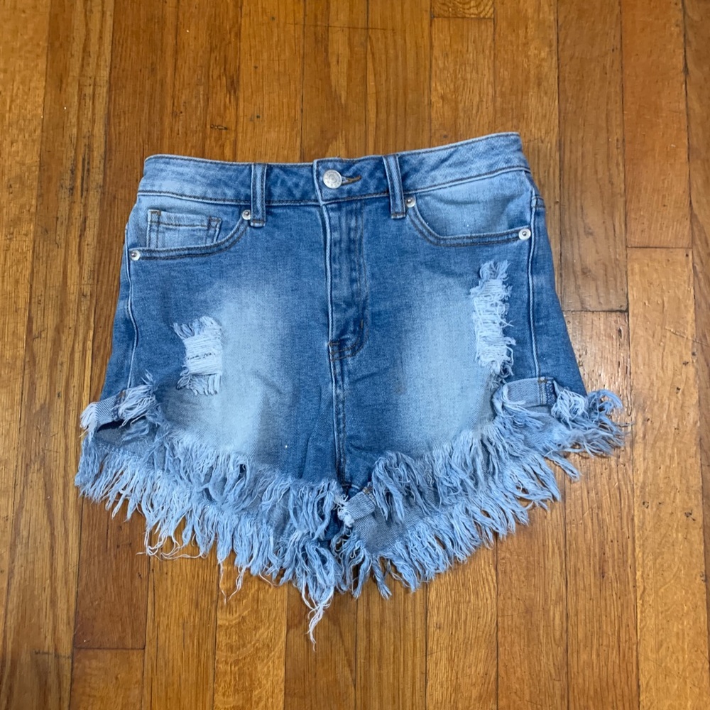 Akira Jean Shorts Size S
